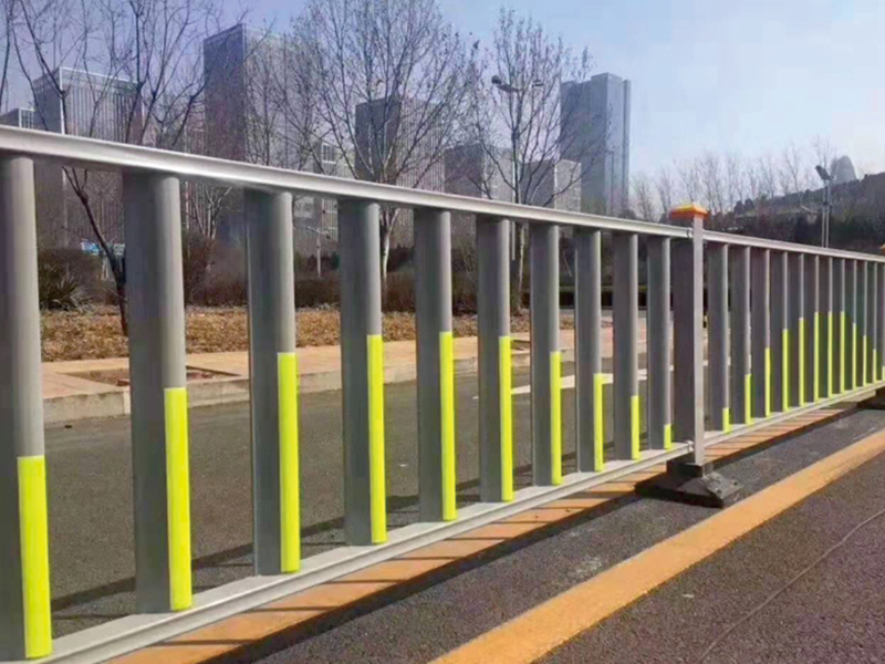 防眩闆護欄(lan)多少錢一米