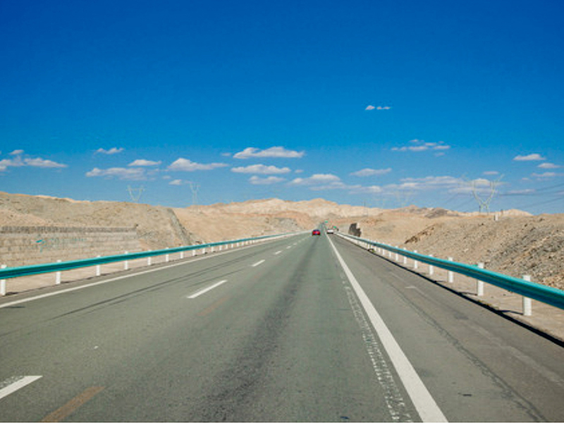 波形樑護(hu)欄闆生産廠傢